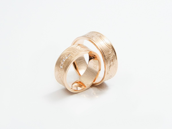 Unikatni poročni prstani iz poldragih kamnov Unikatni poročni prstani iz poldragih kamnov