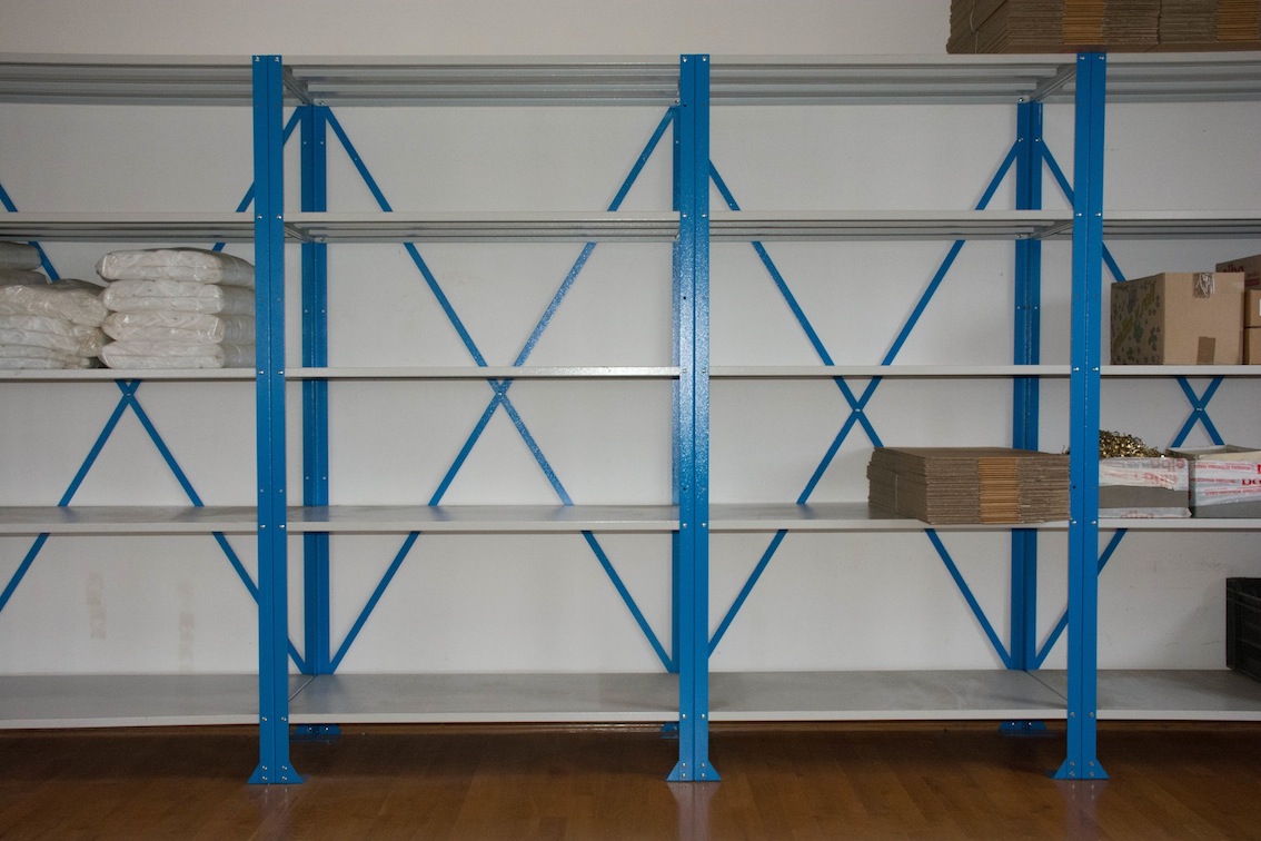 Kovinski regali za delavnice