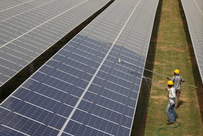 Pridobivanje električne energije Pridobivanje električne energije iz sončnih elektrarn
