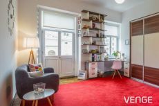 Vgradne omare – cena in kvaliteta garderobnih vrat z drsnimi vrati