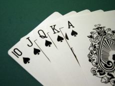 Vedeževanje iz tarot kart - zaupajte vedeževalki z izkušnjami